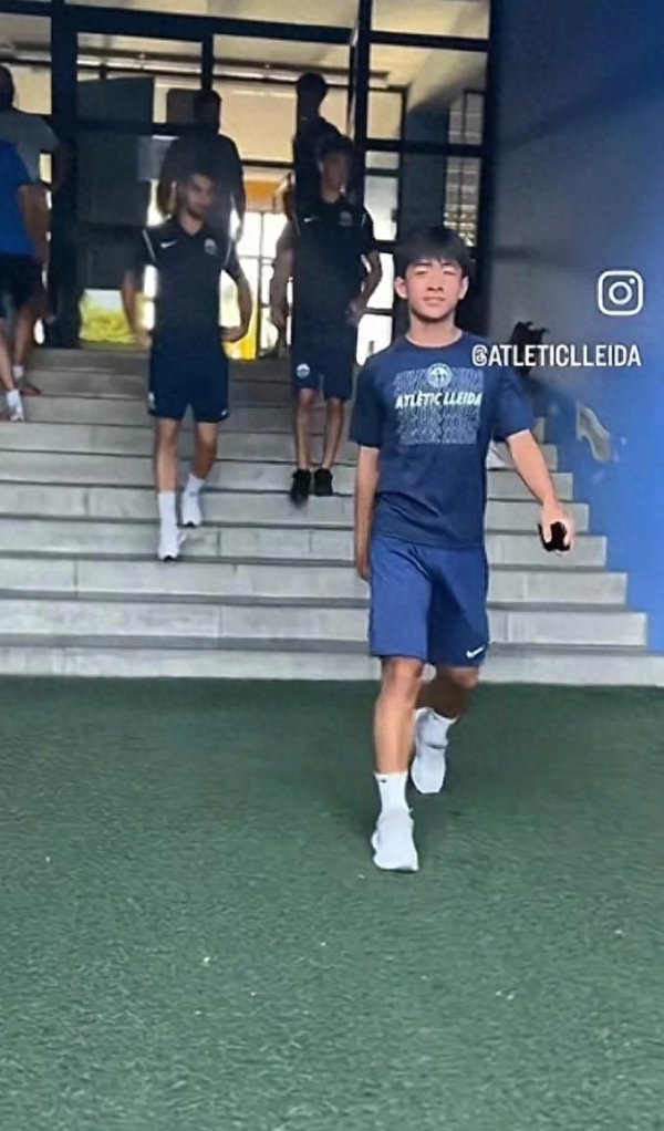 邝兆镭, 辛苦融入西班牙足球的试真金不怕火场!