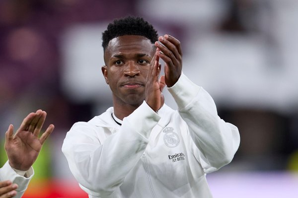 阿斯：维尼修斯休赛期精神面貌焕然如新，皇马对他录用厚望