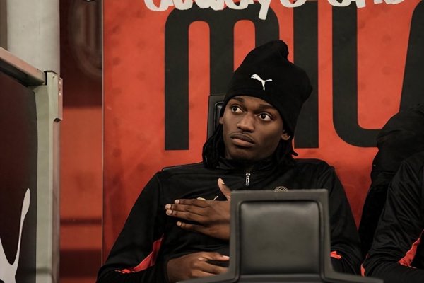 米兰队医必须“背锅”! 10号主力伤缺于今, 竟是因为医疗检测瑕疵