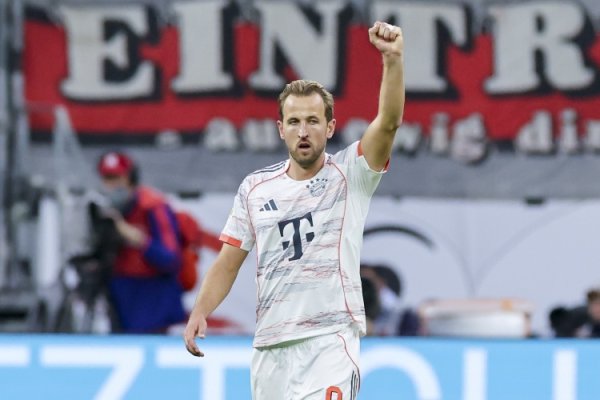 图赫尔：凯恩是他这一代最佳的时尚，正处于巅峰情景场均进2球