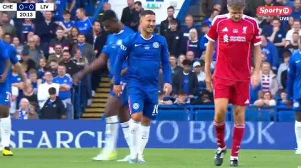 酿成了阝可扌乚尔😱34岁阿扎尔亮相切尔西听说赛，肚腩明显可见