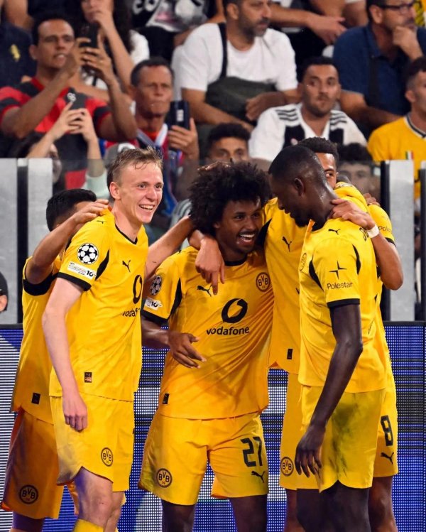 半场狂轰8球! 尤文4比4战平多特