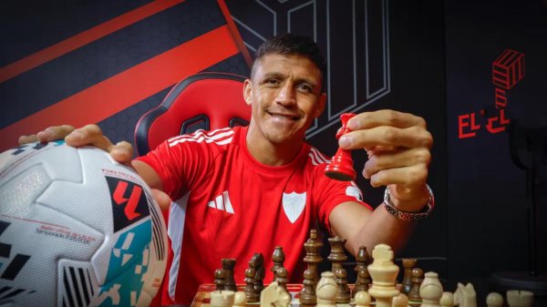 桑切斯：我和C罗和梅西同样爱足球，佩工能胜任智利队主帅