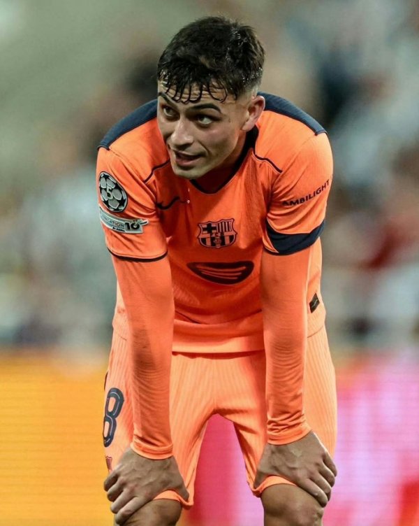 巴萨1.8亿双核压制纽卡三中场，欧冠首战2-1取胜