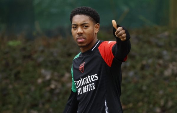 斯凯利：我享受与卡拉菲奥里竞争；不允许任何敌手在酋长球场进球