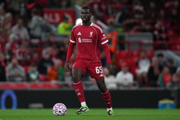 利物浦小将纳洛糊口前2次替补均染红 范戴克、科纳特第一技术抚慰