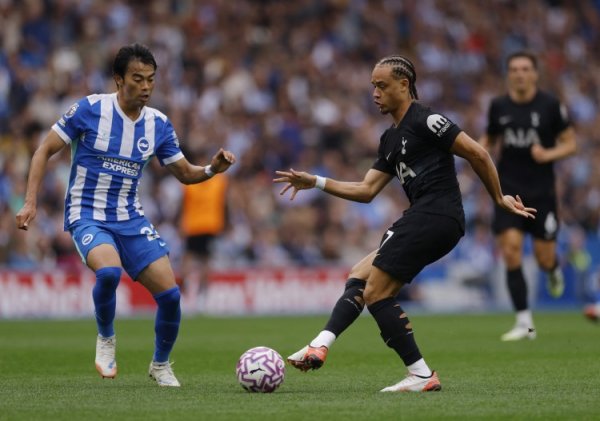 西蒙斯6500万欧元加盟热刺后施展低迷，遭逢球迷和媒体月旦