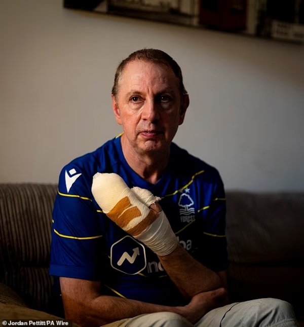 好东谈主有好报！丛林球迷扶危济困被砍七刀，俱乐部官方捐钱1万英镑