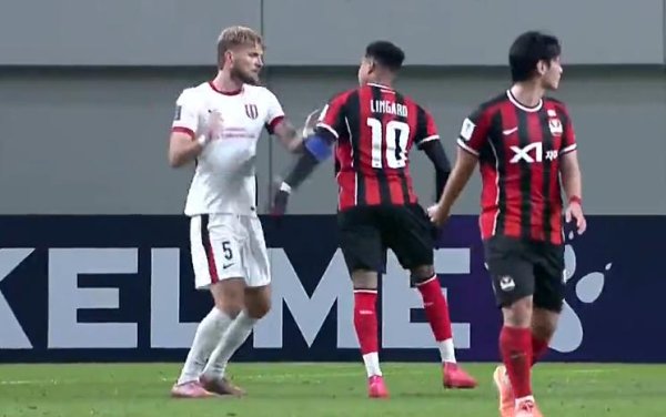 亚冠-蓉城客场0-0首尔遭4场不堪 费利佩进球被吹