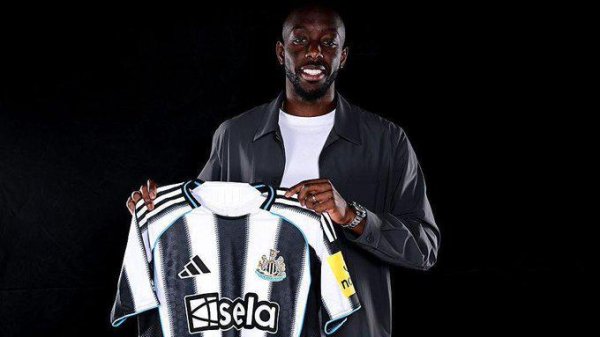 记者：纽卡前卫维萨膝盖伤势并不严重，无需采纳手术诊治