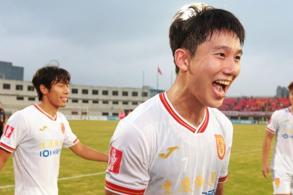 他是2025年中国足球最大发现，状况却转动不定，新星窘态大任吗？