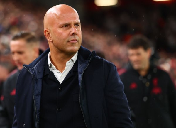 还有1个月！绿帽哥：利物浦雇主全力守旧斯洛特，愿给技能到新年