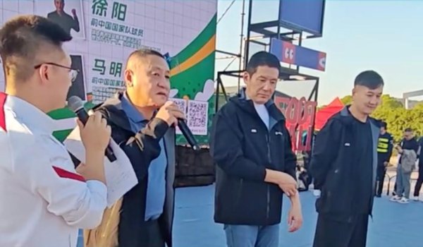 马明宇：岂论是什么超，让更多青少年进来踢球是最勤劳的