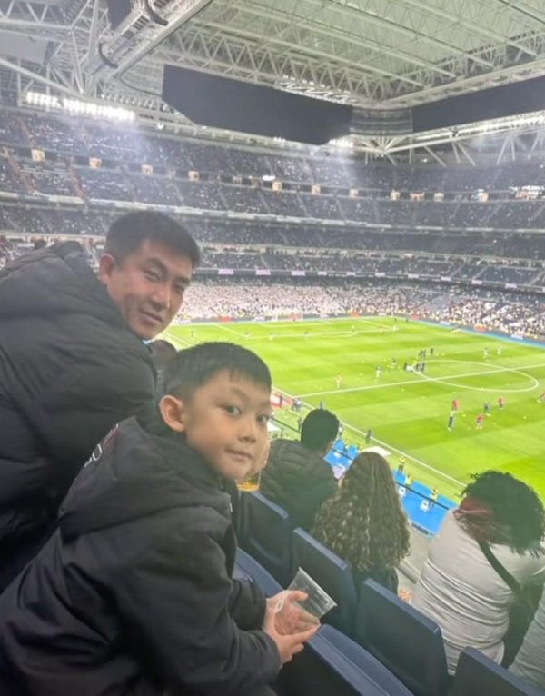 王晓龙：在西班牙踢球竞争很大，穷乏学习和酬酢才调会很艰难