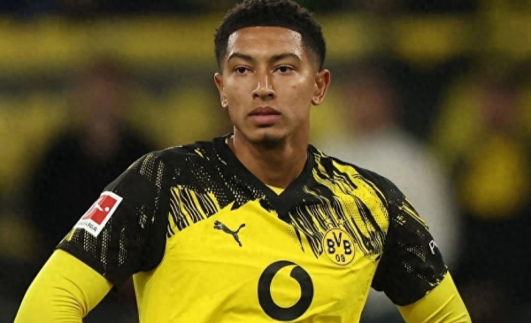 远不如哥哥? 小贝林厄姆濒临双重锻练: 竞技低迷与场外风云